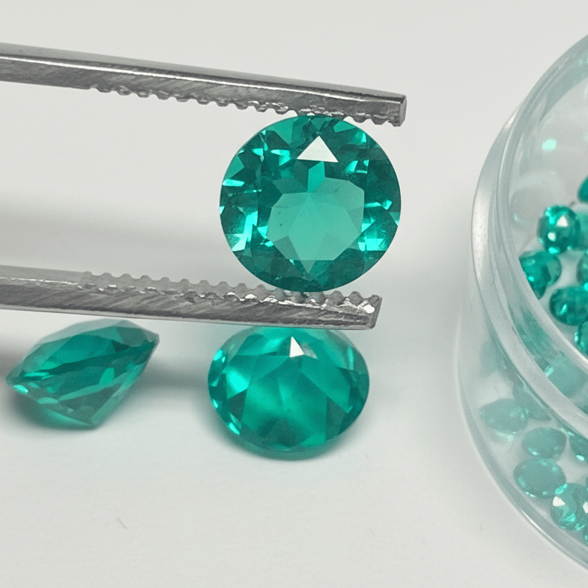 Round Lab - Grown Emerald 3.0 mm - Gemstone Portal
