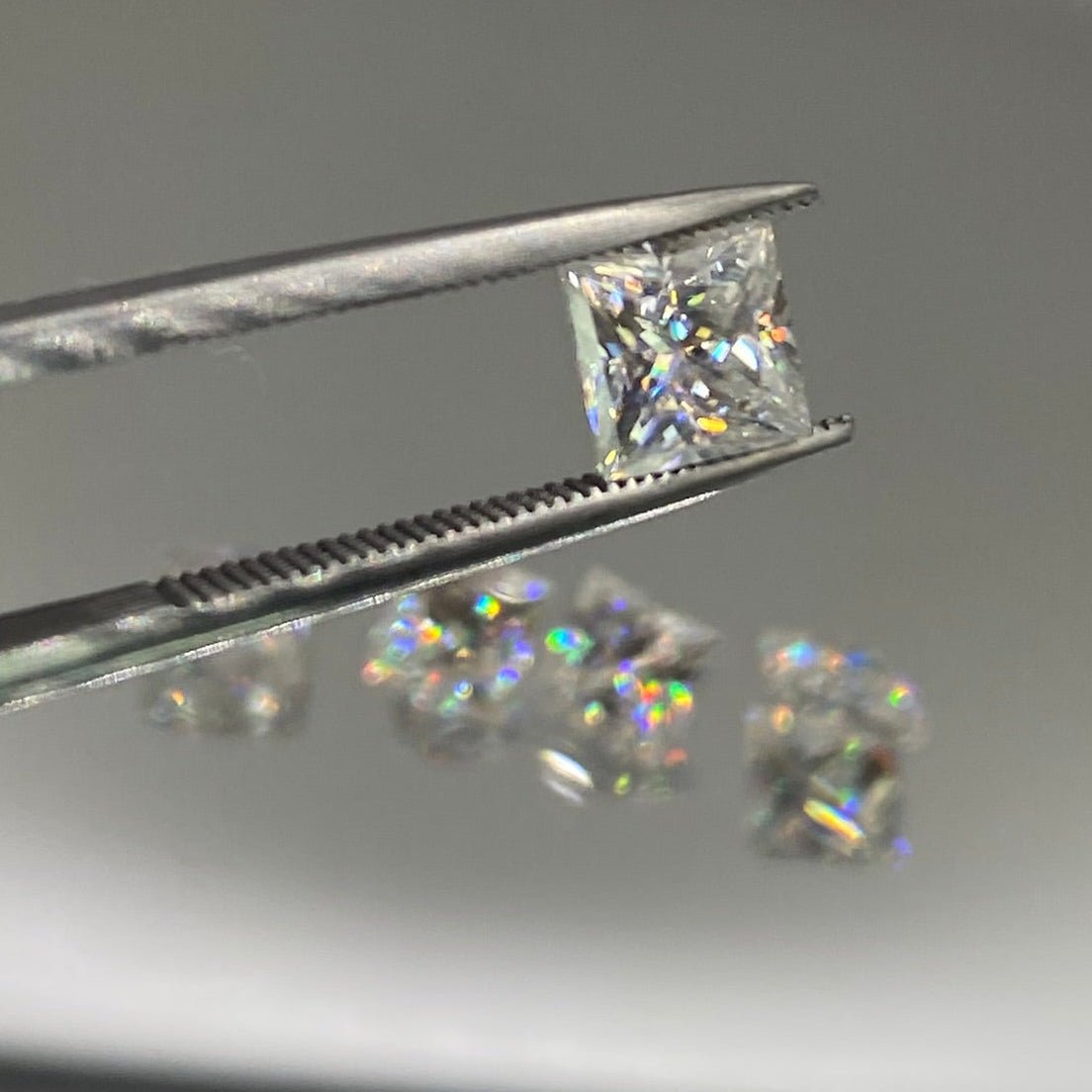 Lab - Grown White Square Moissanite - 4x4mm (0.30ct) - Gemstone Portal